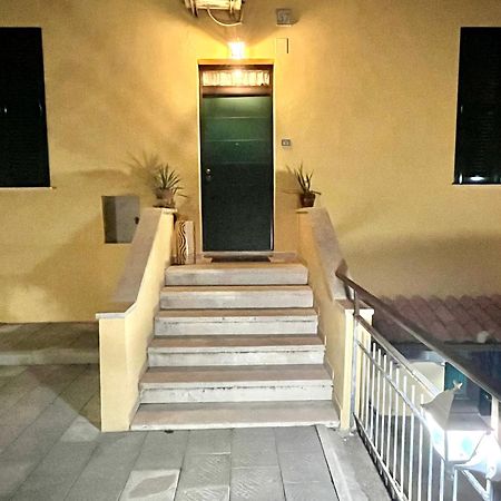 Romuhouse Economy Apartment Metro B מראה חיצוני תמונה