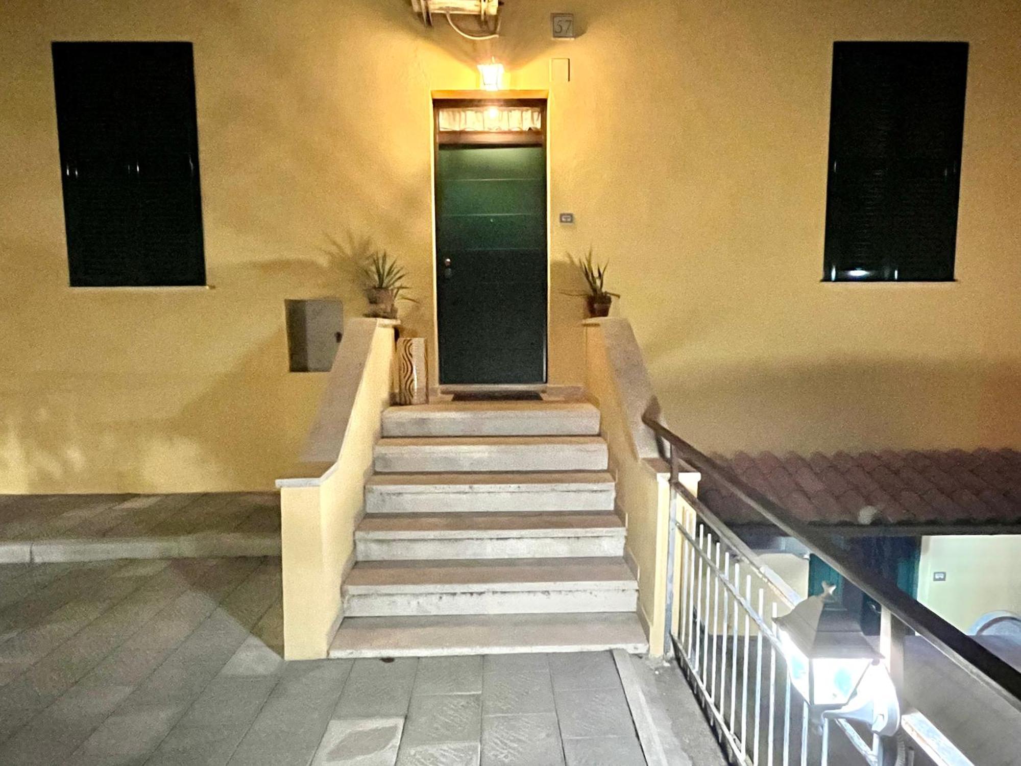 Romuhouse Economy Apartment Metro B מראה חיצוני תמונה